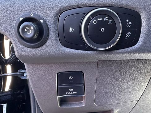 Used 2023 Ford Transit 250 XL image 17