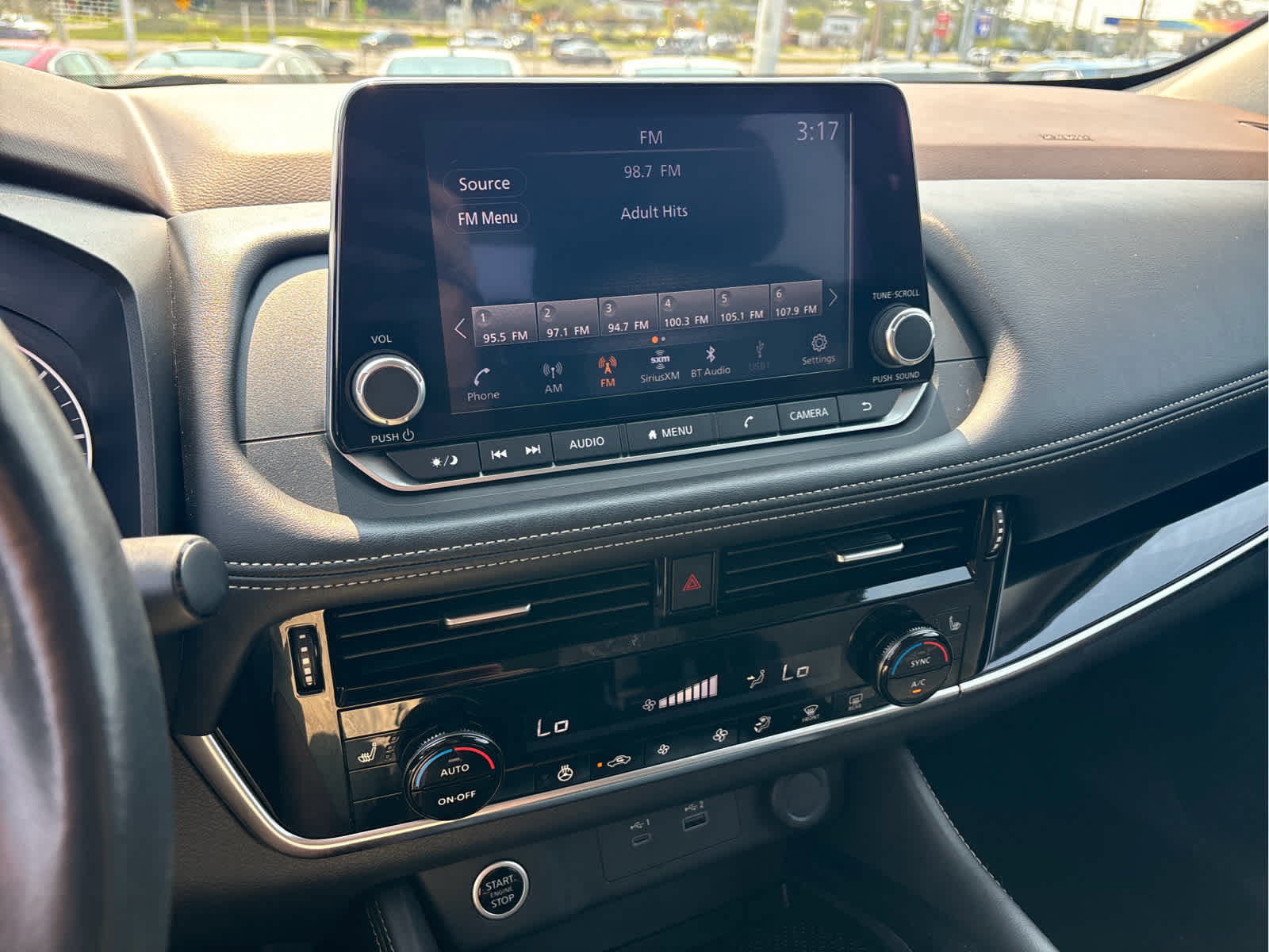 Used 2023 Nissan Rogue SL AWD/4WD image 10