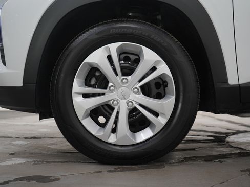 Used 2024 Chevrolet Trax LS w/ Driver Confidence Package image 25