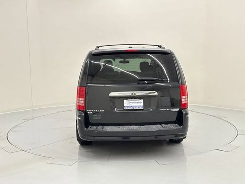 Used 2010 Chrysler Town & Country Limited w/ Entertainment Group #3 image 4