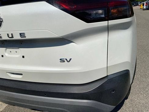 Used 2023 Nissan Rogue SV FWD image 9