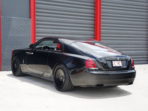 Used 2019 Rolls-Royce Wraith RWD image 13