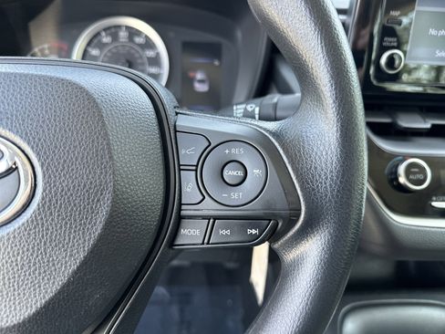 Used 2022 Toyota Corolla LE FWD image 20