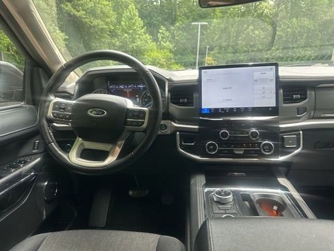 Used 2024 Ford Expedition XLT AWD/4WD image 16