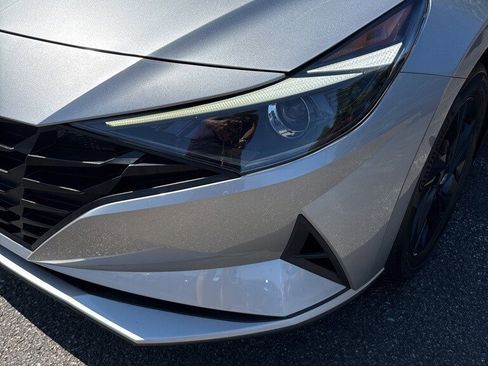 Used 2023 Hyundai Elantra SEL image 9