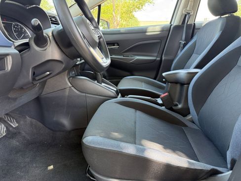 Used 2025 Nissan Versa SV FWD image 27