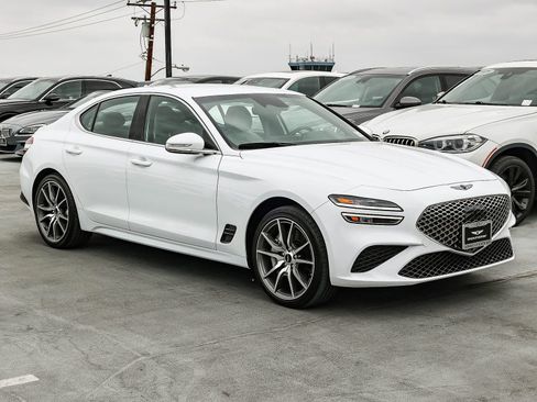 Used 2025 Genesis G70 2.5T AWD/4WD image 3
