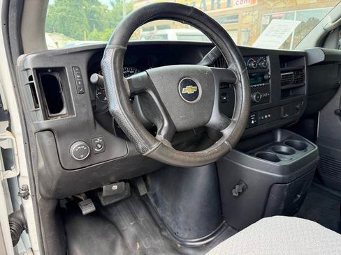 Used 2015 Chevrolet Express 3500 RWD image 7