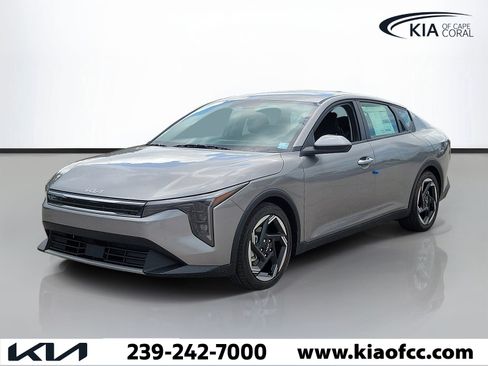 New 2026 Kia K4 EX FWD image 3