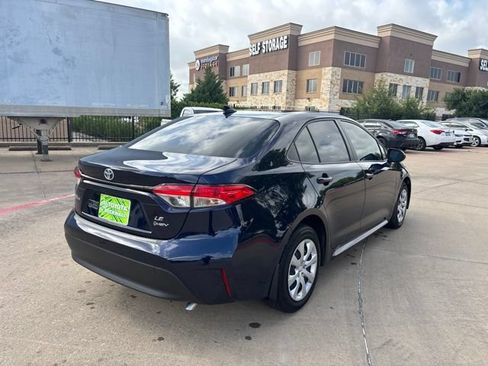 Used 2025 Toyota Corolla LE FWD image 5