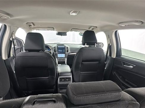 Used 2024 Ford Edge SE image 17