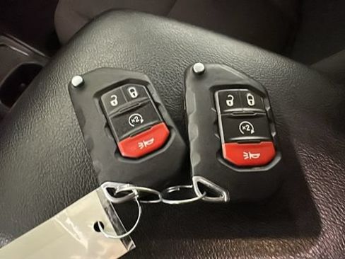 Used 2023 Jeep Wrangler Unlimited w/ Cold Weather Group AWD/4WD image 19
