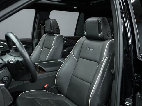 Used 2023 Cadillac Escalade Premium Luxury w/ Performance Package AWD/4WD image 20