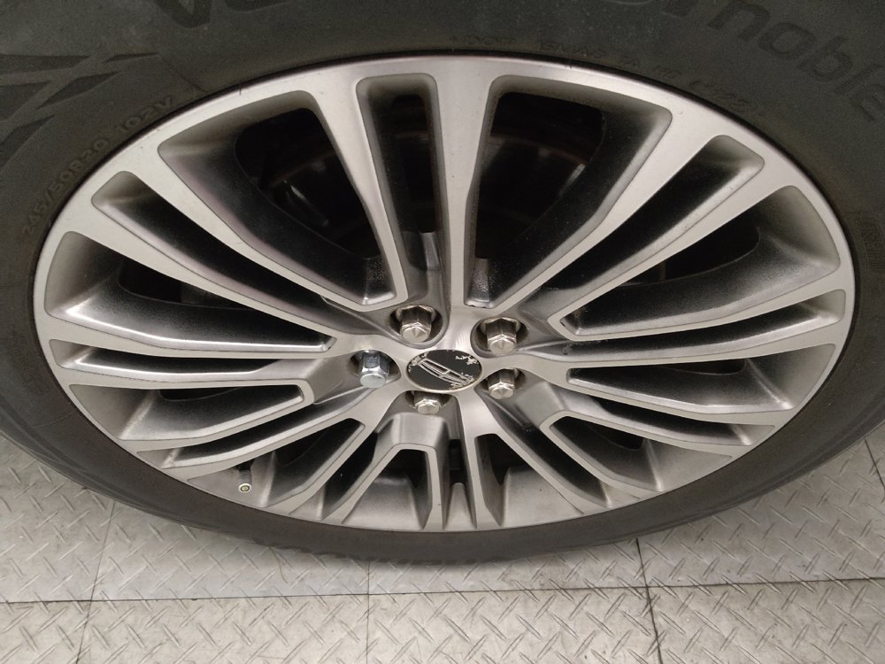 Used 2016 Lincoln MKX Reserve w/ Technology Package FWD image 31