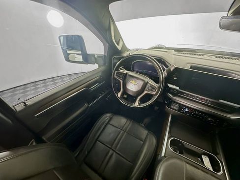 Used 2024 Chevrolet Silverado 3500 High Country w/ High Country Premium Package image 9