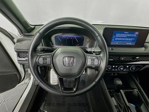 Used 2023 Honda Accord Sport image 12