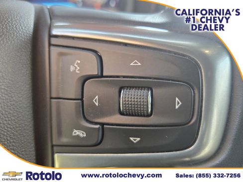 Used 2023 Chevrolet Suburban Premier image 23