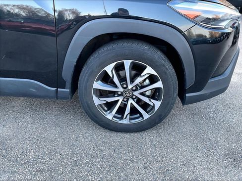 Certified 2024 Toyota Corolla Cross XLE FWD image 4