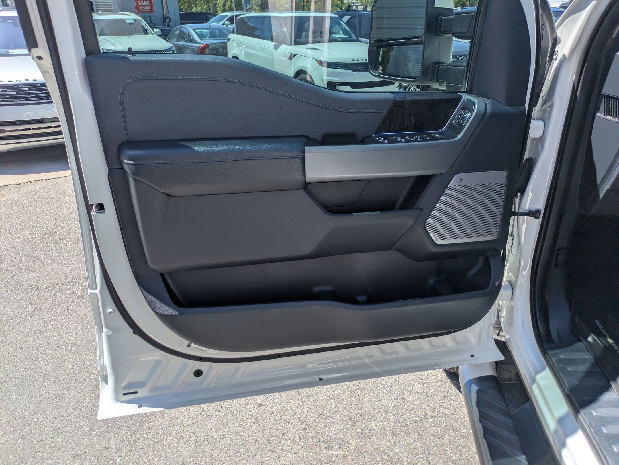 Used 2023 Ford F350 Lariat w/ Camper Package AWD/4WD image 15