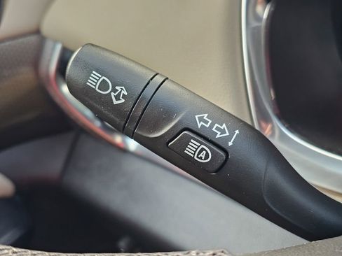 Certified 2023 Chevrolet Traverse Premier image 22