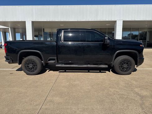 Used 2024 Chevrolet Silverado 2500 LTZ w/ LTZ Plus Package image 8