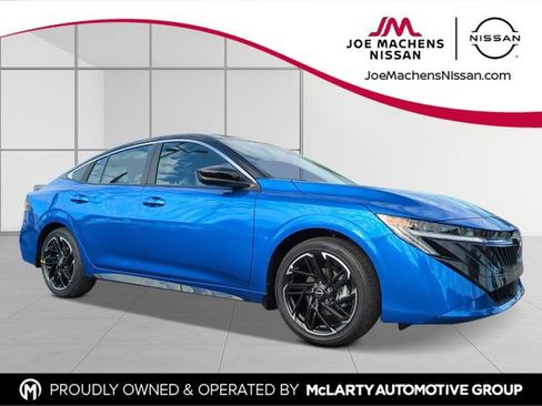 New 2026 Nissan Sentra SR w/ Floor Mat Package FWD image 8