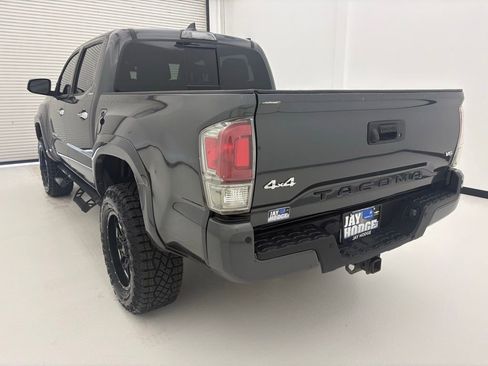 Used 2018 Toyota Tacoma Limited AWD/4WD image 18