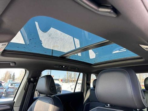 Used 2022 Volkswagen Tiguan SEL R-Line image 22