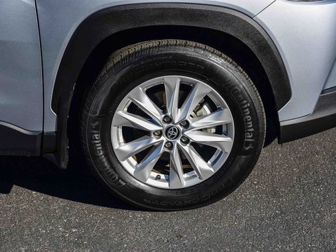 Certified 2023 Toyota Corolla Cross LE image 11