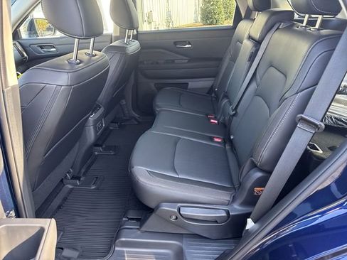 New 2026 Nissan Pathfinder SL image 15