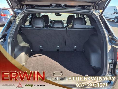 Certified 2024 Jeep Compass Limited image 10