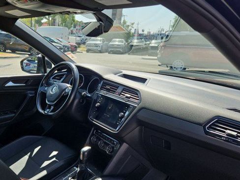 Used 2021 Volkswagen Tiguan SE R-Line FWD image 29