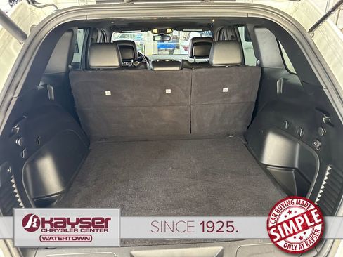 Certified 2022 Jeep Grand Cherokee Limited AWD/4WD image 38