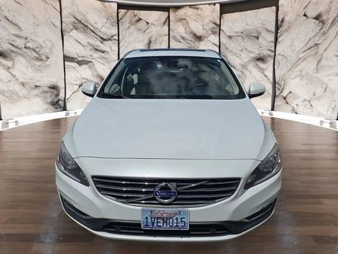 Used 2015 Volvo V60 T5 Premier w/ Convenience Package image 2