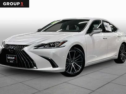 Used 2022 Lexus ES 300h w/ Premium Package