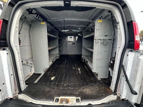 Used 2018 Chevrolet Express 2500 w/ Driver Convenience Package image 19