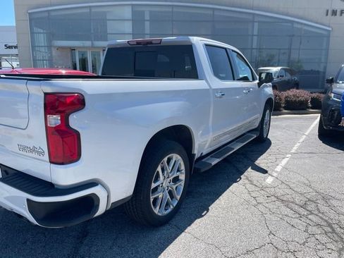 Used 2024 Chevrolet Silverado 1500 High Country w/ Technology Package AWD/4WD image 3