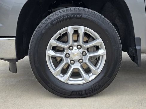 Used 2024 Chevrolet Silverado 1500 LT AWD/4WD image 11