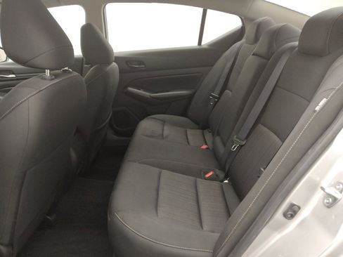 Used 2025 Nissan Altima 2.5 SV FWD image 18