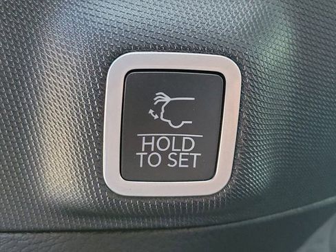 Used 2025 Jeep Grand Cherokee Summit AWD/4WD image 10