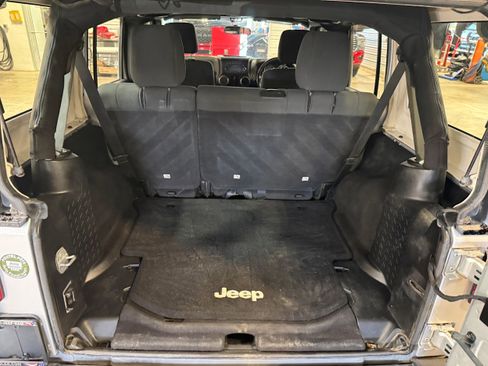 Used 2012 Jeep Wrangler Unlimited Sport AWD/4WD image 27