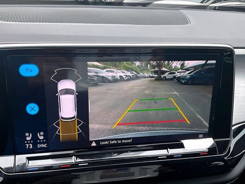 Certified 2026 Volkswagen Atlas Cross Sport SE FWD image 27