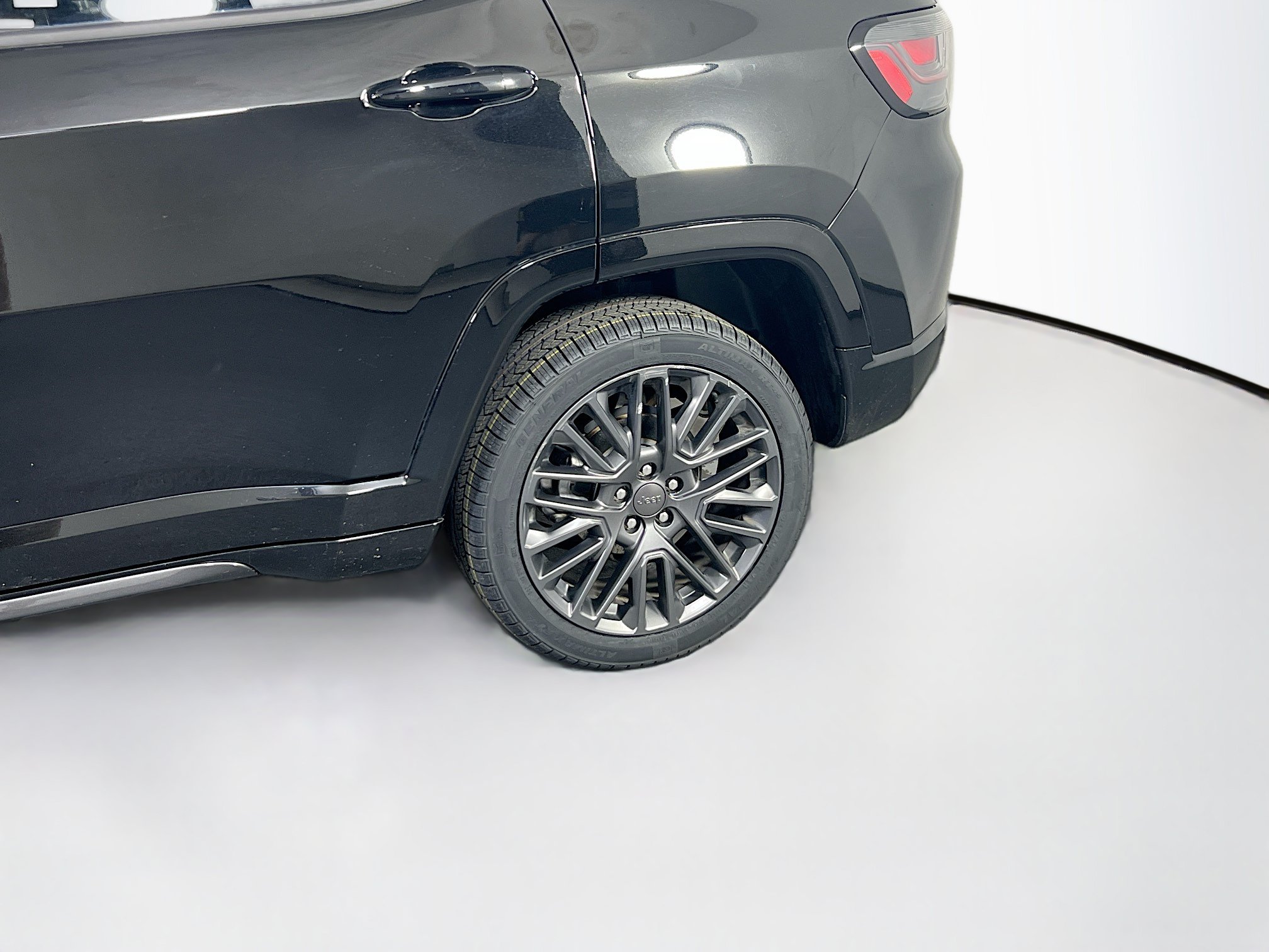 Used 2022 Jeep Compass High Altitude AWD/4WD image 30