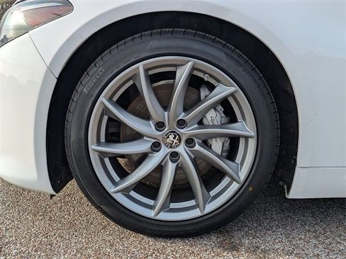 Used 2022 Alfa Romeo Giulia Ti image 10