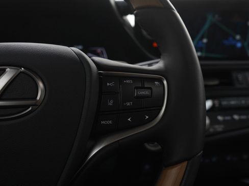 Used 2025 Lexus ES 350 w/ Luxury Package FWD image 25