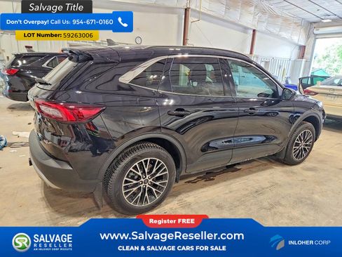 Used 2024 Ford Escape SE w/ Class II Trailer Tow Package FWD image 4