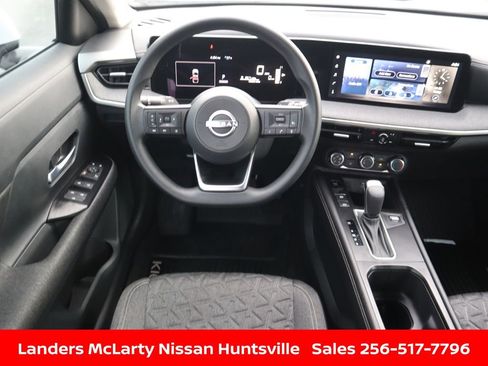 Used 2025 Nissan Kicks SV image 15