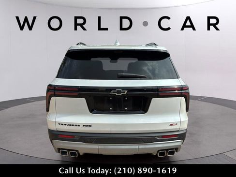 Used 2024 Chevrolet Traverse Z71 w/ Enhanced Driving Package AWD/4WD image 14