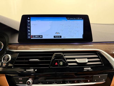 Used 2017 BMW 540i xDrive w/ Premium Package image 8