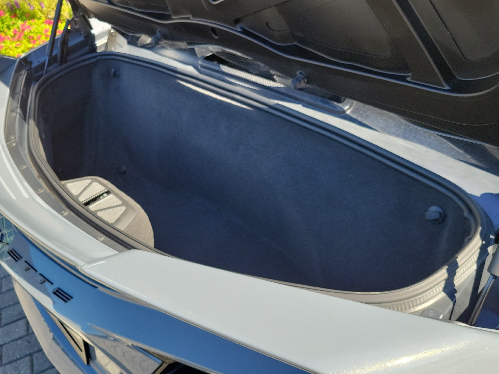 Used 2024 Chevrolet Corvette Stingray Convertible w/ Z51 Performance Package RWD image 14